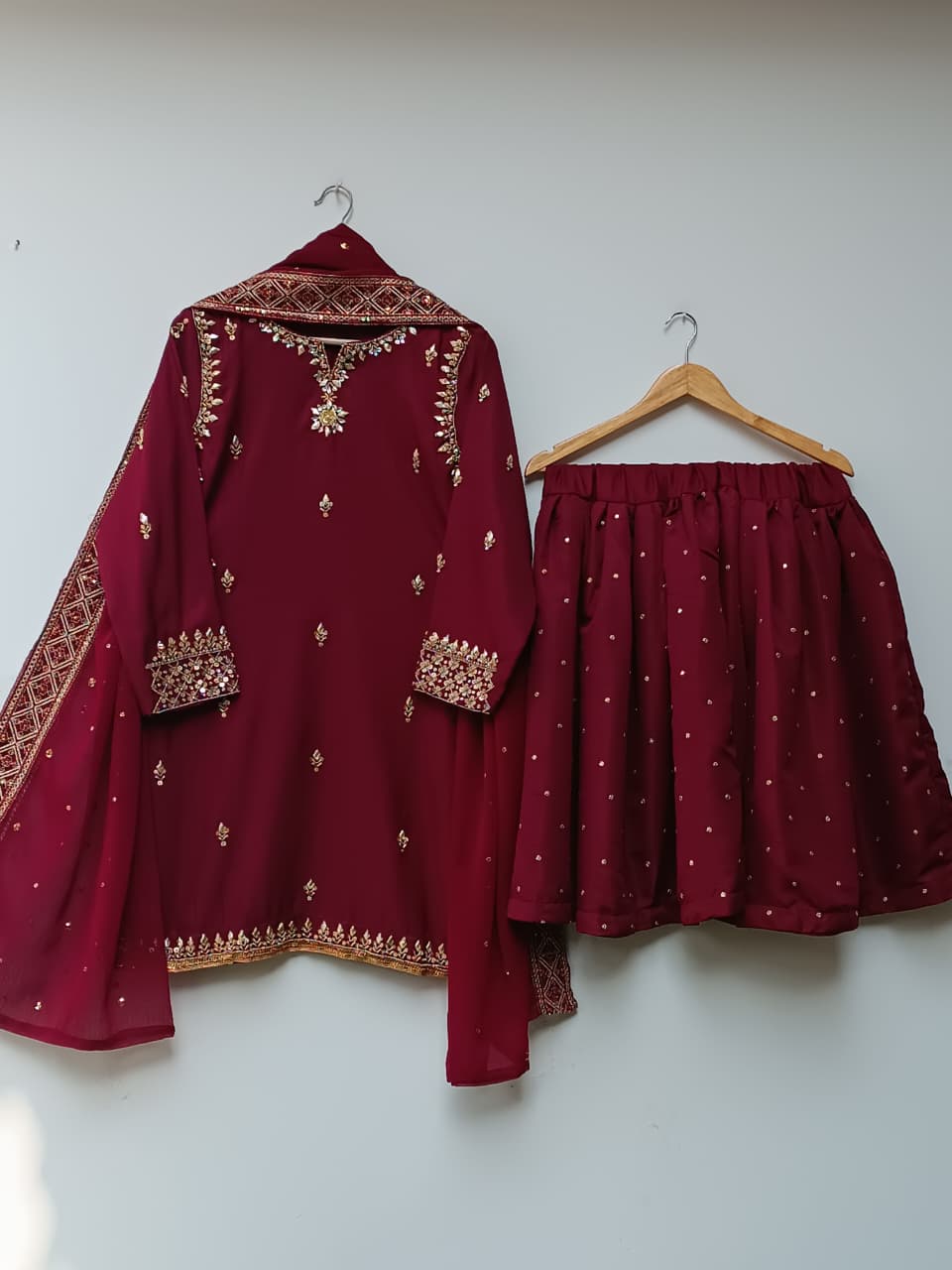 Enam Maroon
